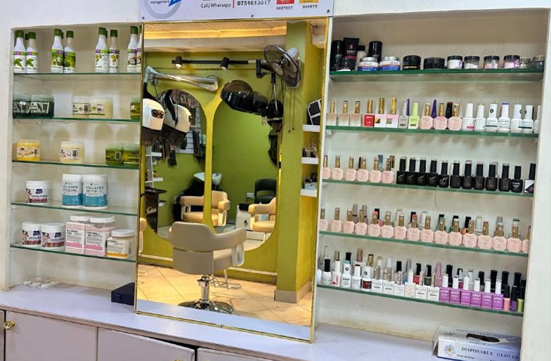 Nail workshop station at AIROS