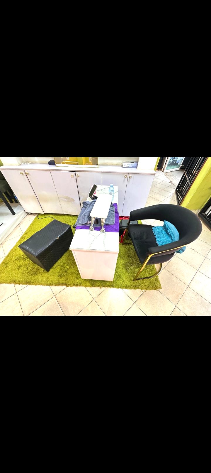 Nail studio and manicure area